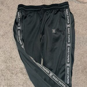 DAILY PAPER Performance Logo Spell out all over print Joggers